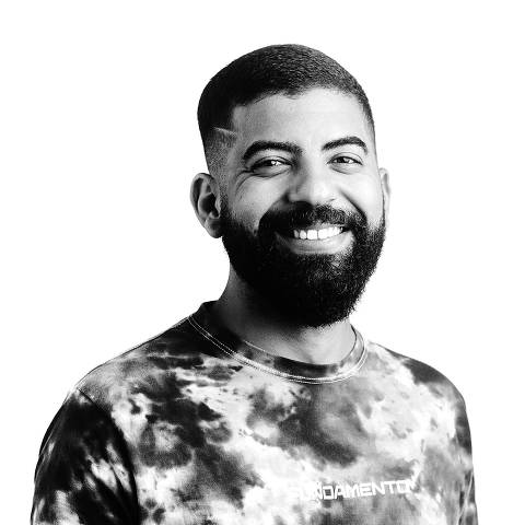 Emicida retorna ao rap em novo álbum para lidar com o luto