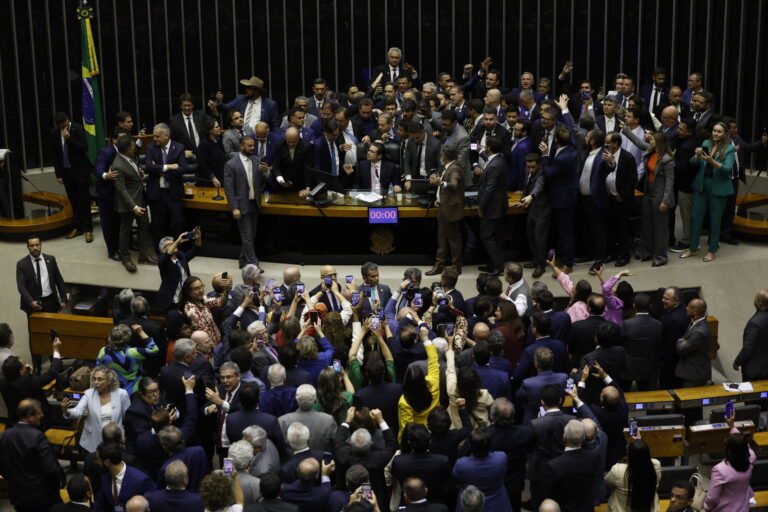 Em atenção aos fichas-sujas