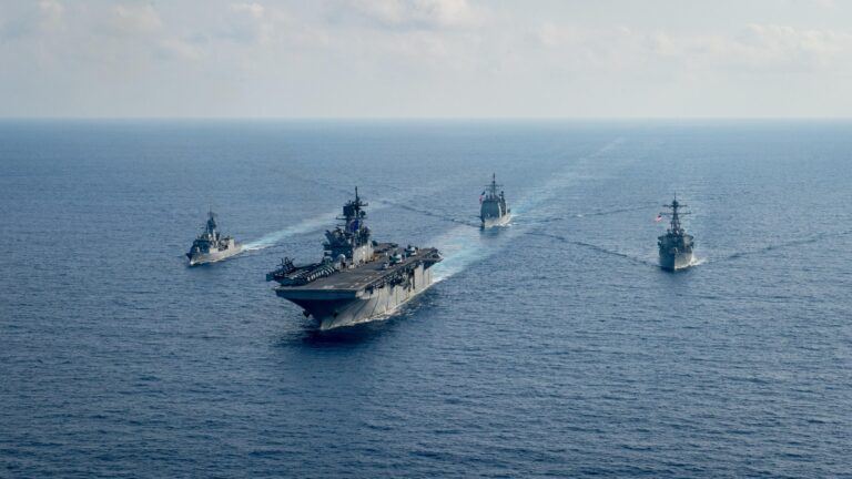 Navios militares dos EUA chegam ao Caribe na próxima semana