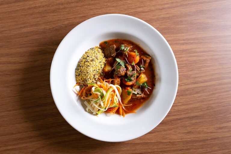 Ava Fresh Food estreia em Curitiba com opções saudáveis e inclusivas