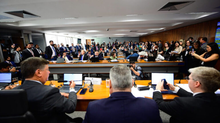 CPI do INSS inicia votação de requerimentos