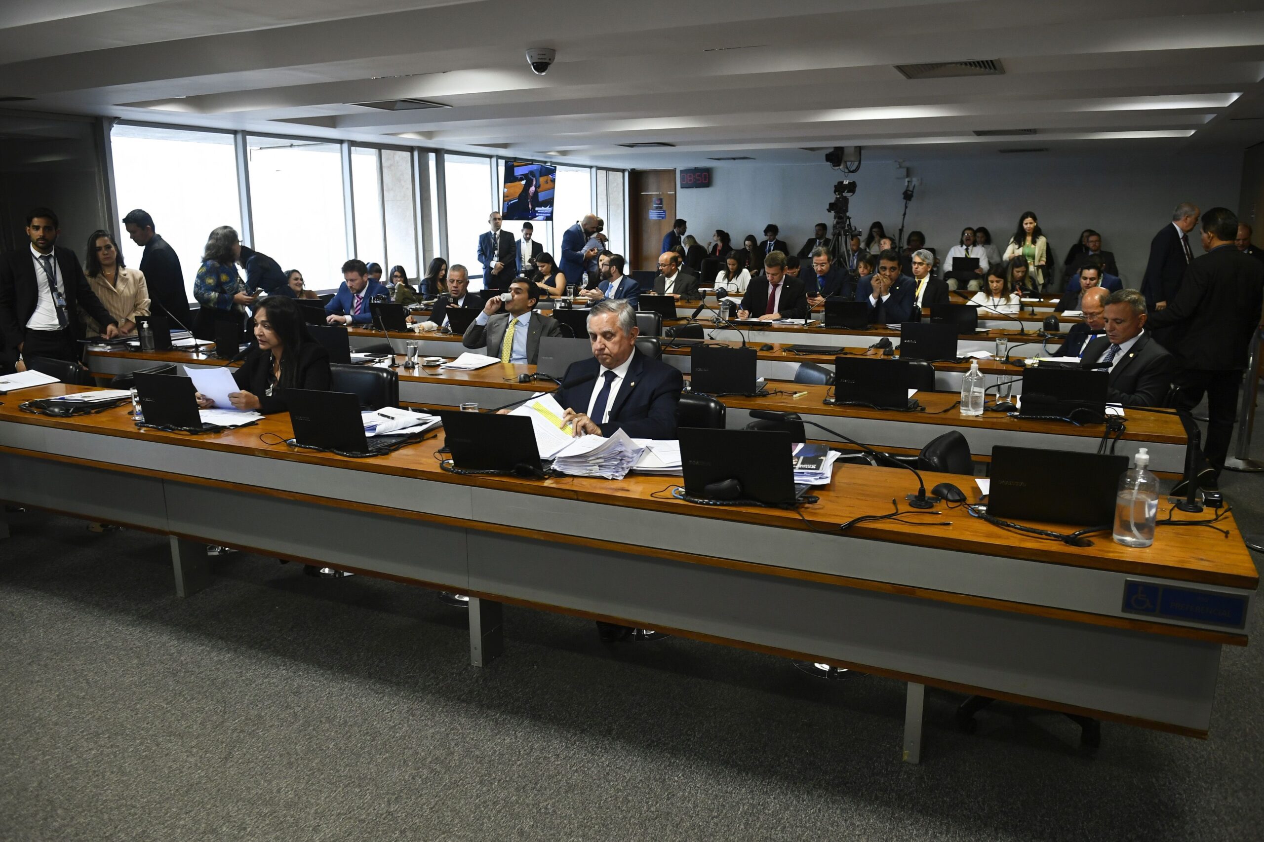 CPMI do INSS ouvirá ex-ministro e analisa quebras de sigilo
