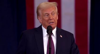 Trump apresenta o gold card: saiba como ele difere do green card