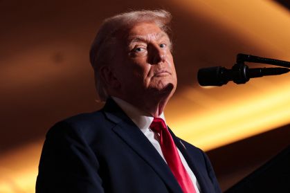 Trump sugere nova ofensiva terrestre na Venezuela contra narcóticos