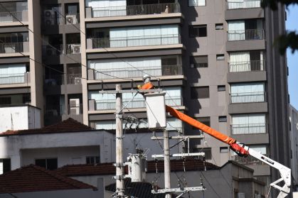 Restabelecimento de energia em SP será concluído até domingo