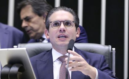 Hugo Motta busca definição jurídica sobre caso Zambelli