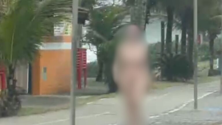 Mulher presa nua em praia após matar o pai contrata ex-defesa de Cupertino