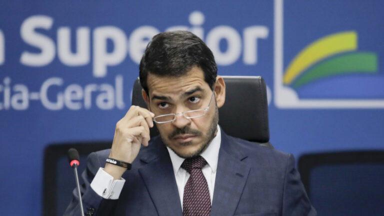 AGU vai investir até US$ 3,5 milhões para defender Brasil de sanções