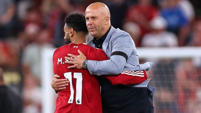 Técnico do Liverpool se reunirá com Salah em meio a tensão