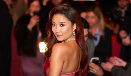 Ashley Park de "Emily em Paris" Fala Sobre Seu Hobby de Crochê