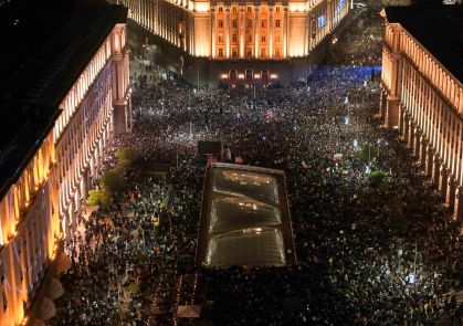 Governo búlgaro renuncia após protestos da Geração Z