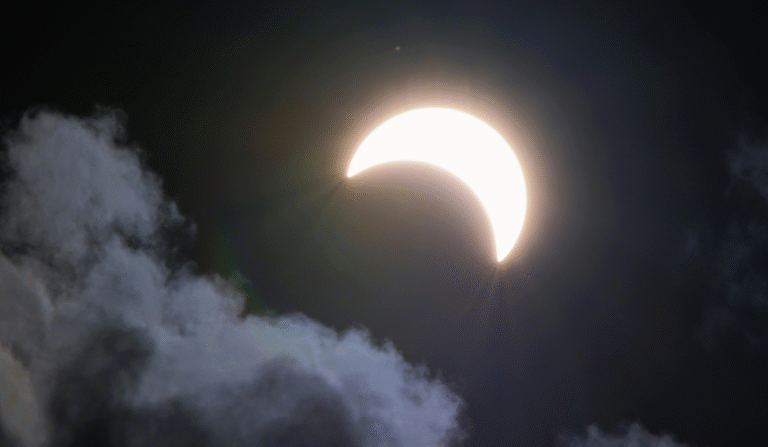 Fase da lua crescente em 30 de novembro: influência e significados