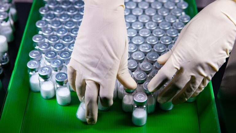 Vacina de dose única contra a dengue do Butantan avança para registro final