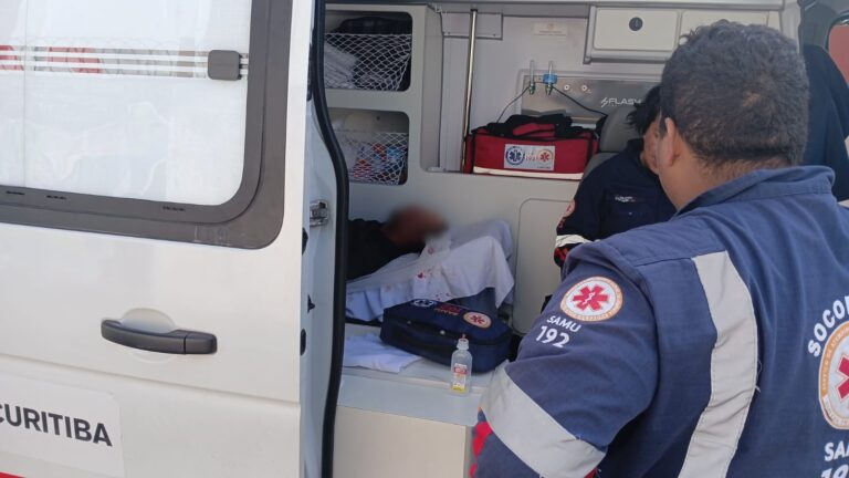 Homem espancado após roubo em ônibus no Parolin