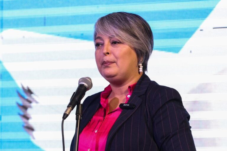 Eleições presidenciais no Chile: Candidatos se enfrentam em disputa acirrada