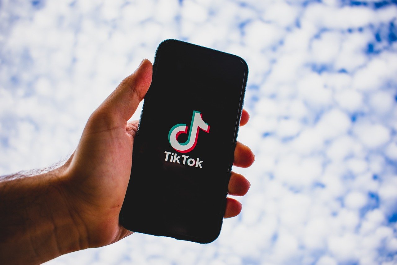 TikTok Shop chega ao Brasil com funcionalidades de e-commerce