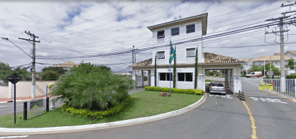 Idosos são feitos refém durante roubo em condomínio de Alphaville