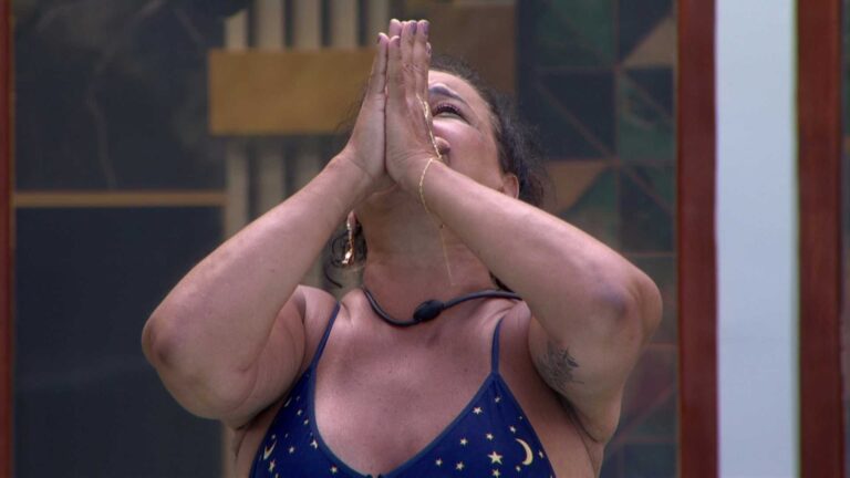 Solange Couto emociona fãs com oração no BBB 26