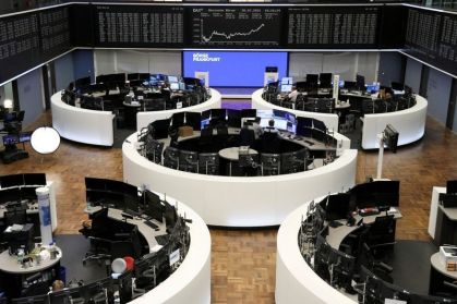 Bolsas da europa recuam com cautela antes de dados e balanços nos eua