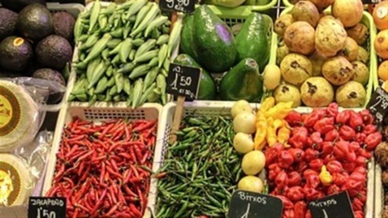 Índice global de alimentos mantém queda com influência da oferta e comércio