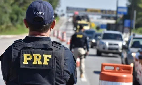 Carga gigante provoca lentidão e bloqueios nas rodovias do PR nesta segunda