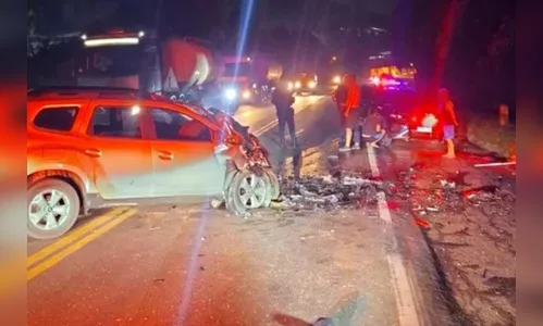 Colisão entre viatura e caminhonete provoca feridos graves no PR