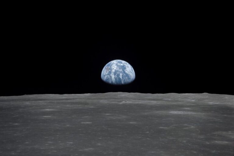 Lua recebe partículas da atmosfera terrestre com auxílio do Sol