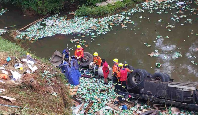 Acidente na br-376 com carga de cerveja deixa motorista morto