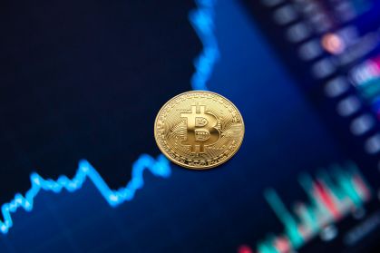 Projeto de lei dos senadores dos EUA avança para regulamentar criptomoedas