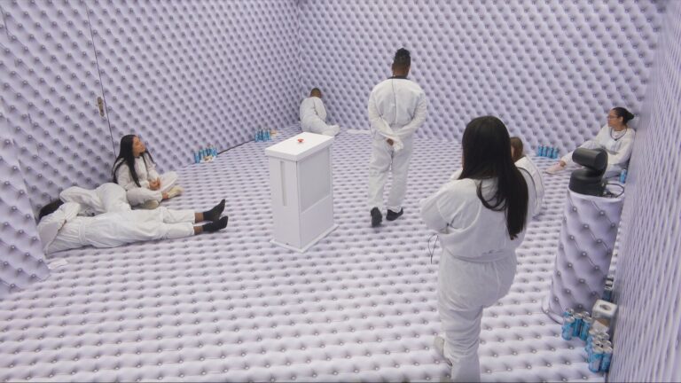 Quarto branco do BBB 26 enfrenta desistência e ultrapassa 18 horas na disputa