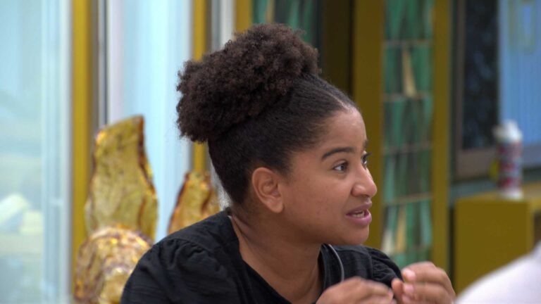 Milena relembra confinamento na casa de vidro do BBB 26 e reflete sobre atitudes