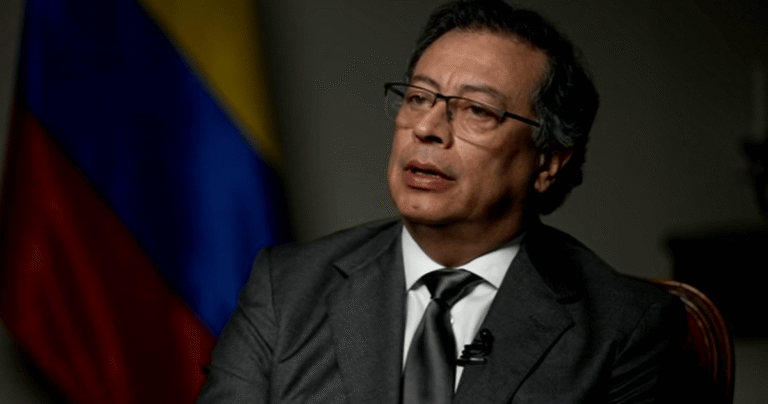 Petro divulga mortes em ataques na fronteira entre Colômbia e Equador