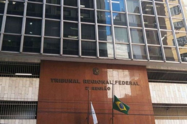 Justiça autoriza cobrança de imposto sobre exportação de petróleo