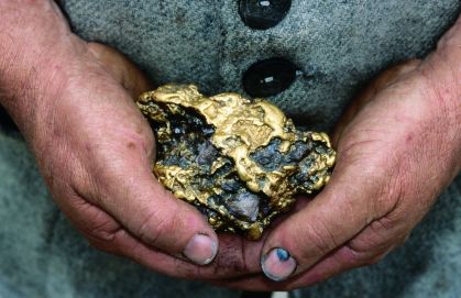 O ouro recua com realização de lucros e alívio nas tensões entre EUA e Irã