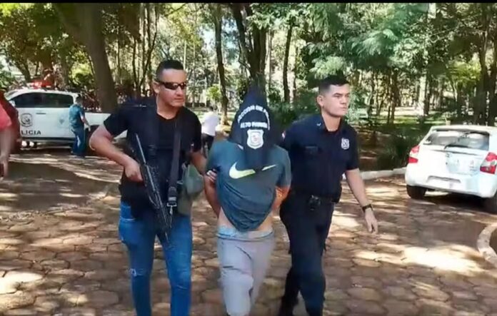 Jovem é preso suspeito de atrair vítimas para assaltos