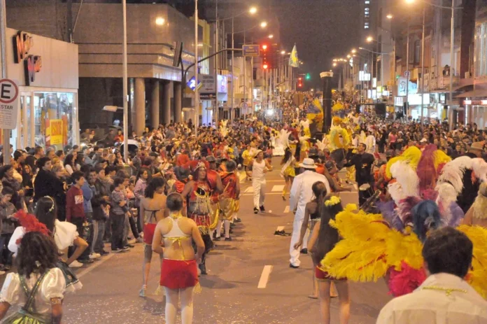 Como aproveitar o Carnaval sem prejudicar a saúde
