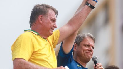Tarcísio defende prisão domiciliar para Bolsonaro em discurso público