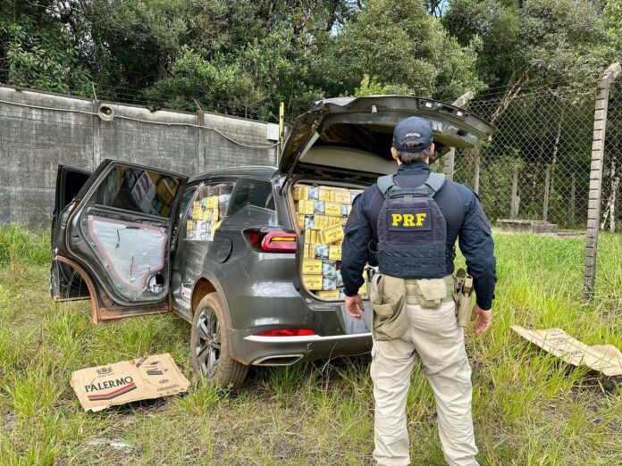 PRF apreende 30 mil maços de cigarro em Guarapuava após perseguição na BR-277