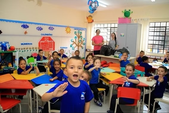 Prefeitura de Ponta Grossa inicia entrega de uniformes e materiais escolares
