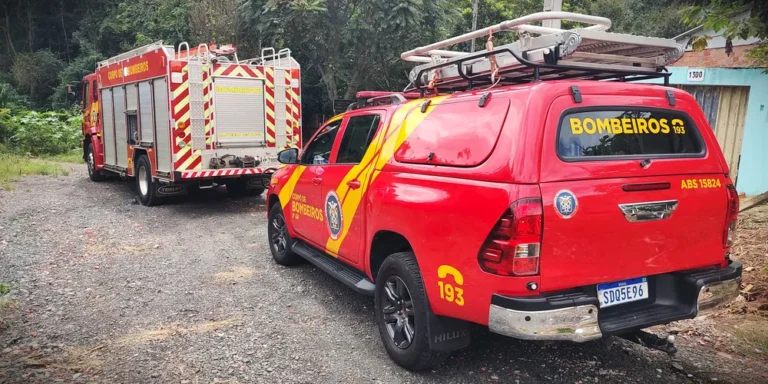 Bebê de 2 anos fica preso em centrífuga em Ponta Grossa e é resgatado pelos bombeiros; situação terminou bem e sem feridos.