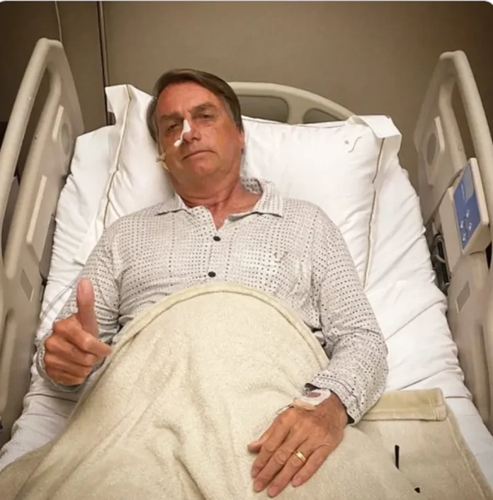 Dores da facada de 2018 levaram Jair Bolsonaro à internação em Santa Cruz durante agenda política no Nordeste. Ex-presidente ainda sofre com sequelas do atentado.