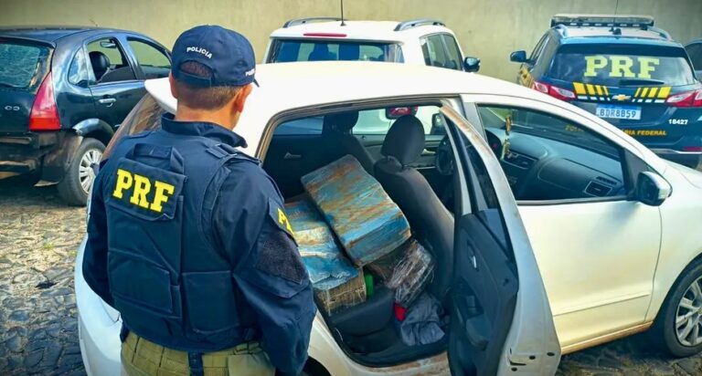 PRF intercepta mulher com 88 kg de maconha em Ponta Grossa. Droga seria levada para Carambeí. Condutora foi presa e encaminhada à 13ª SDP.