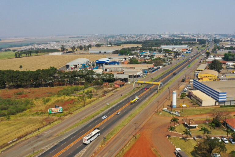 O preço das passagens de ônibus intermunicipais no Paraná será reajustado a partir de 1º de maio. Linhas rodoviárias terão aumento médio de 6,53%. Região Metropolitana de Curitiba não será afetada.