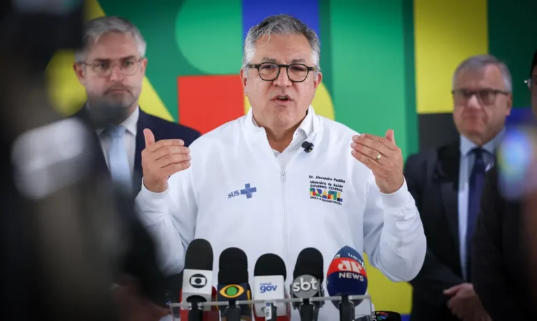 Nova parceria entre SUS e rede privada vai acelerar diagnóstico e tratamento do câncer, reduzindo tempo de espera por atendimento especializado.