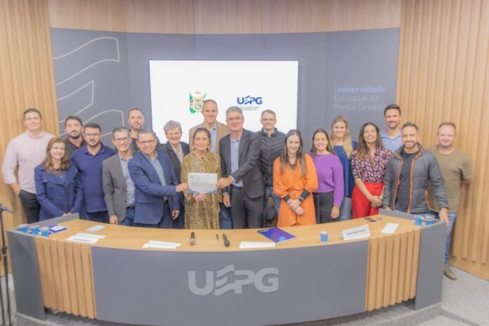 UEPG recebe sessão especial da Câmara e apresenta projetos de pesquisa e extensão que podem embasar políticas públicas no município.