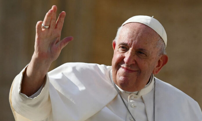 papa-francisco-750x450 Motorista de funerária morre em colisão frontal com caminhão na BR-277, em Porto Amazonas. PRF, Bombeiros e Polícia Científica atenderam a ocorrência.