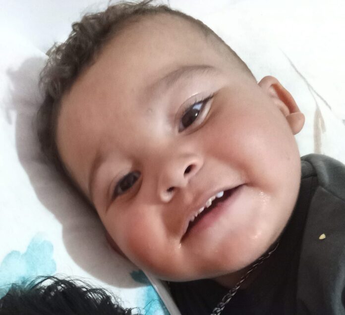 Bebê de 2 anos morre vítima de meningite em Ponta Grossa. Família está em luto e caso levanta questionamentos sobre o atendimento médico no município.
