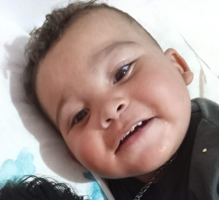Bebê de 2 anos morre vítima de meningite em Ponta Grossa. Família está em luto e caso levanta questionamentos sobre o atendimento médico no município.