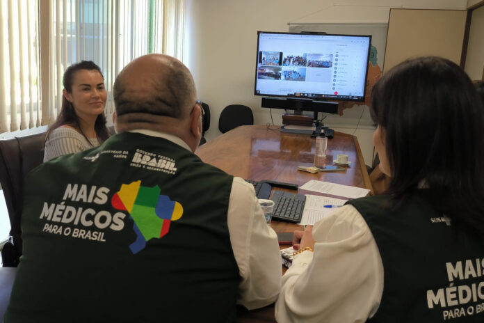 Paraná recebe 158 vagas do Programa Mais Médicos, fortalecendo a Atenção Primária à Saúde em 106 municípios e no DSEI Litoral Sul.