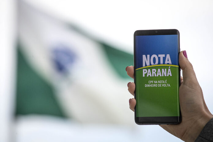 Mais de 3,2 milhões de consumidores concorrem ao prêmio de R$ 1 milhão no sorteio do Nota Paraná nesta quinta-feira (8), que traz novidades e mais chances de ganhar.